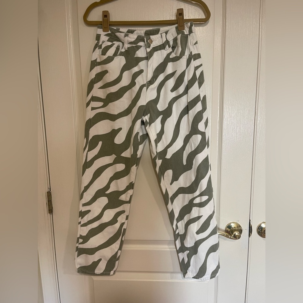 SHEIN green and white zebra print jeans​​​​​​​​
